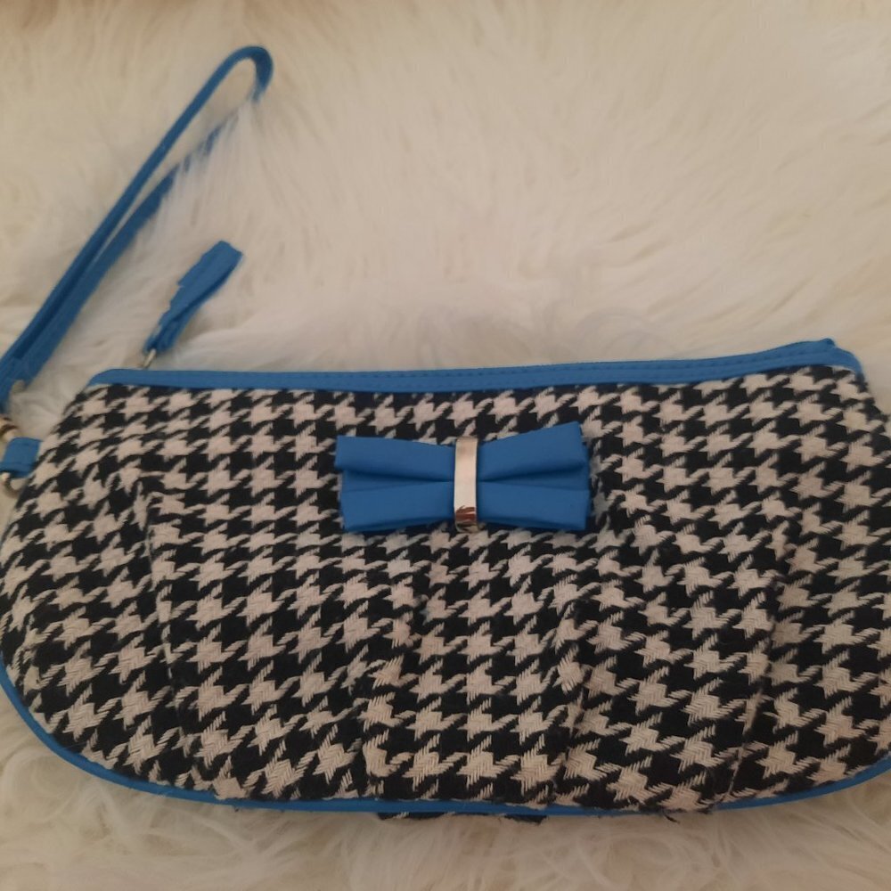 Pretty teal blue houndstooth wristlet purse